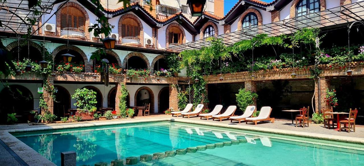 Hotel Restaurant Bujtina E Gjelit Tirana Bagian luar foto