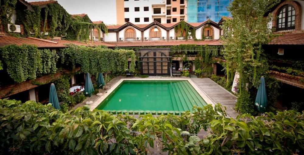 Hotel Restaurant Bujtina E Gjelit Tirana Bagian luar foto