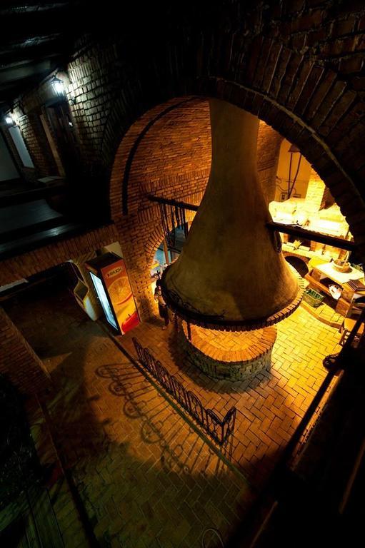 Hotel Restaurant Bujtina E Gjelit Tirana Bagian luar foto