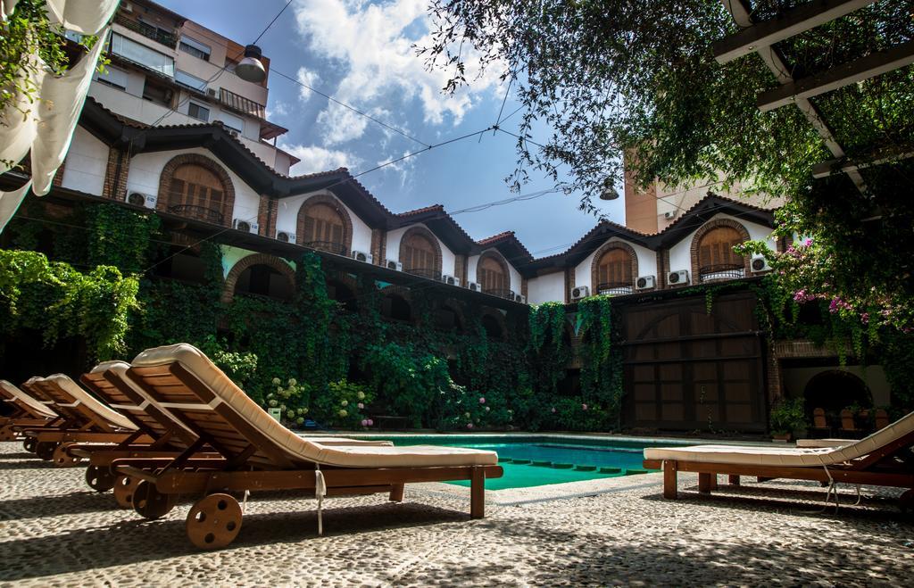 Hotel Restaurant Bujtina E Gjelit Tirana Bagian luar foto