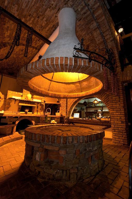 Hotel Restaurant Bujtina E Gjelit Tirana Bagian luar foto