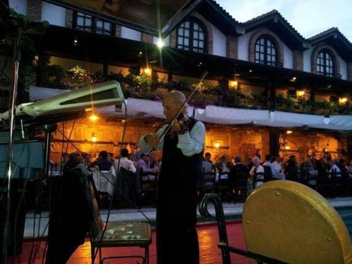 Hotel Restaurant Bujtina E Gjelit Tirana Bagian luar foto