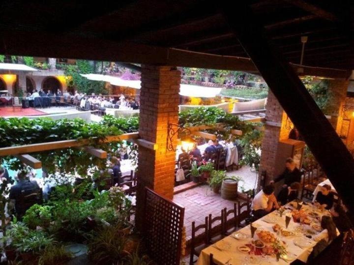 Hotel Restaurant Bujtina E Gjelit Tirana Bagian luar foto