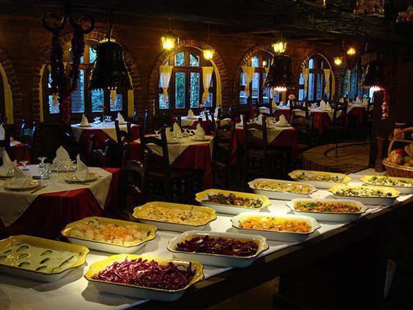Hotel Restaurant Bujtina E Gjelit Tirana Bagian luar foto