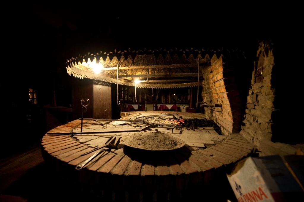 Hotel Restaurant Bujtina E Gjelit Tirana Bagian luar foto