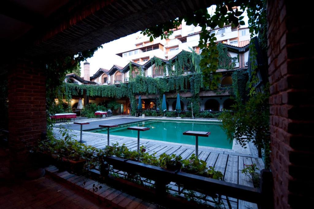 Hotel Restaurant Bujtina E Gjelit Tirana Bagian luar foto