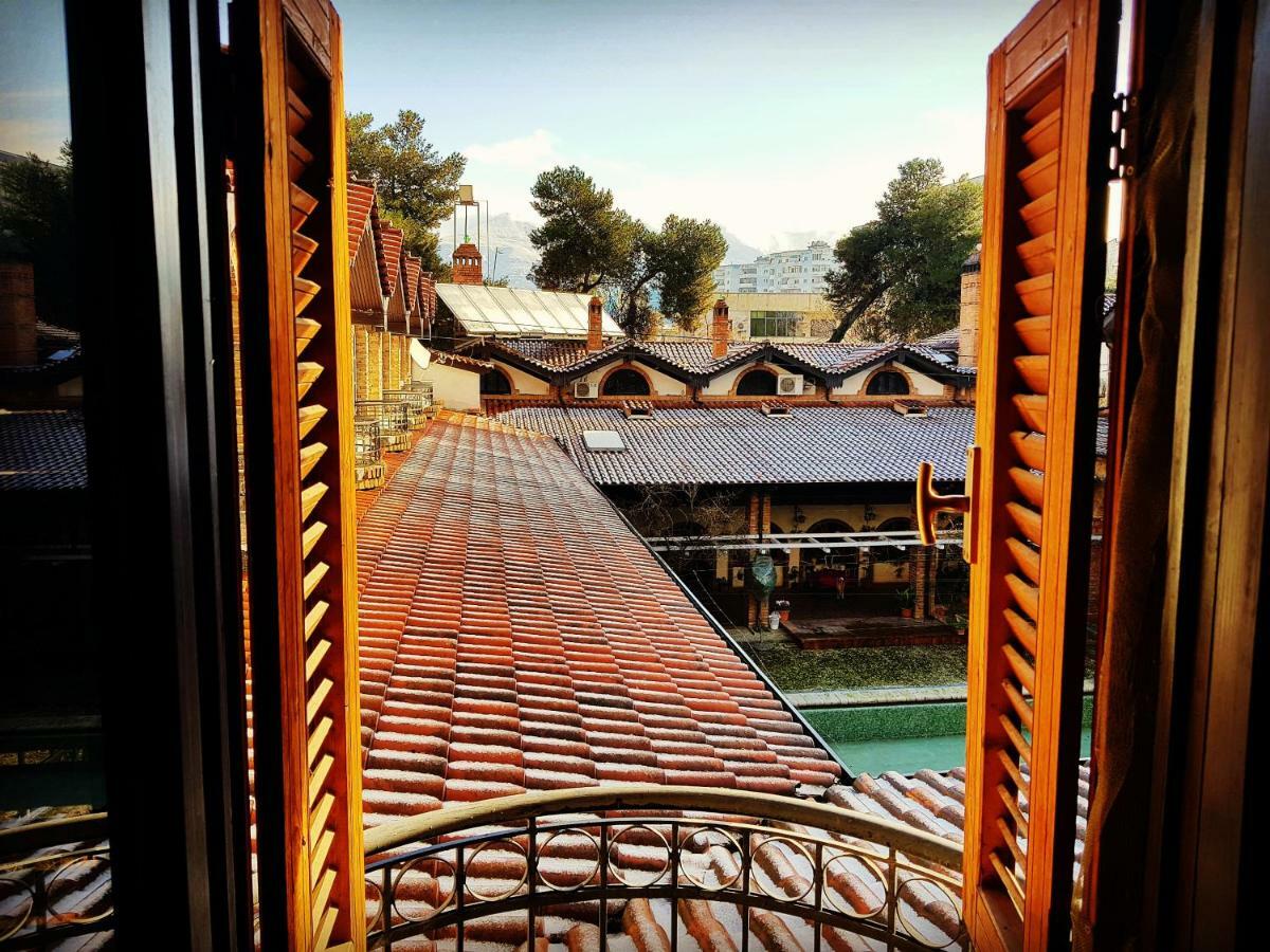 Hotel Restaurant Bujtina E Gjelit Tirana Bagian luar foto