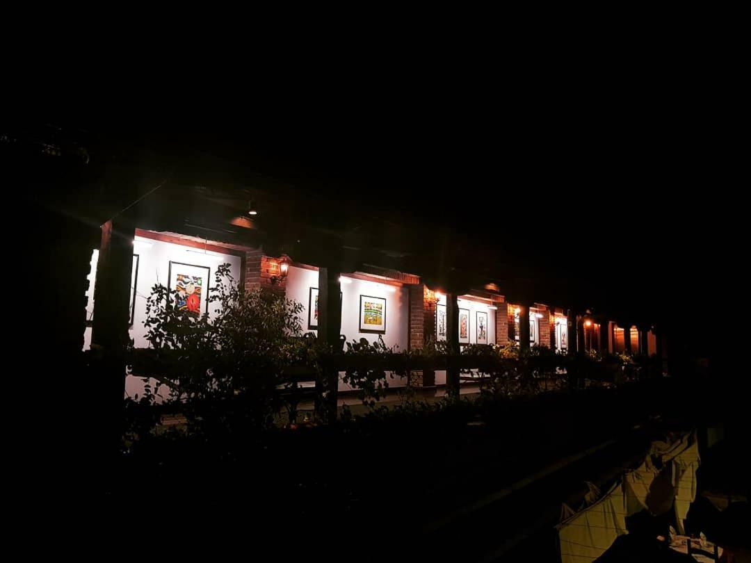Hotel Restaurant Bujtina E Gjelit Tirana Bagian luar foto